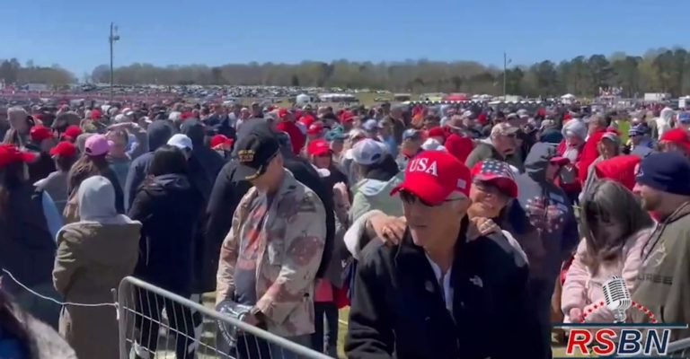 MASSIVE Crowd for President Trump in Georgia — THOUSANDS Line Up Early to See Donald Trump in Commerce, GA