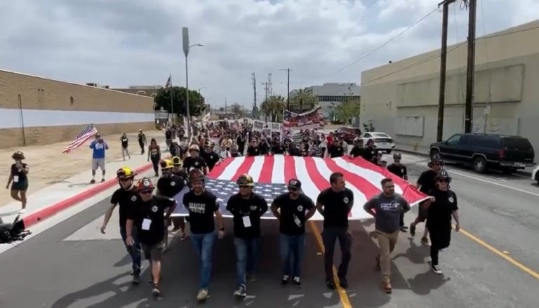 “We the People Will Not Comply!” – Thousands Join “Defeat The Mandates” Rally Against Covid-19 Mandates in LA on Sunday