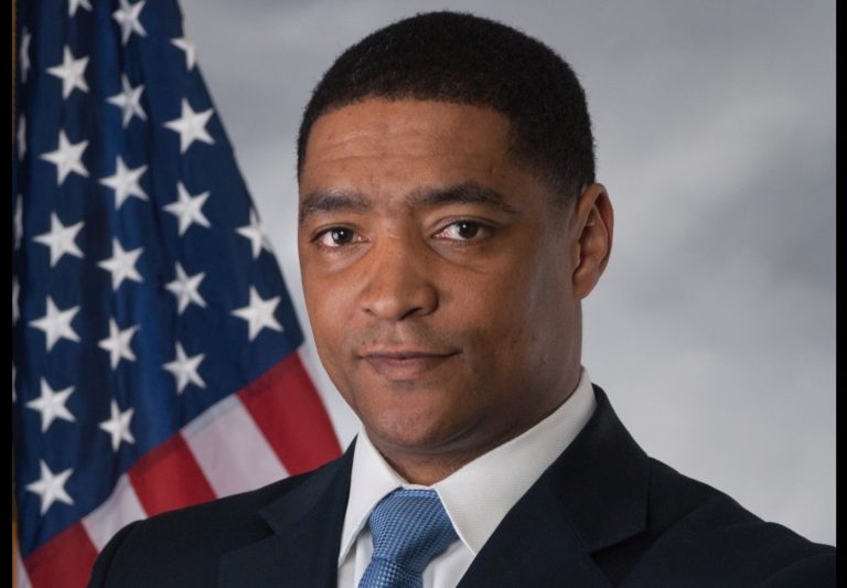 Senior Biden Advisor Cedric Richmond to Leave White House as Biden’s Poll Numbers Crater