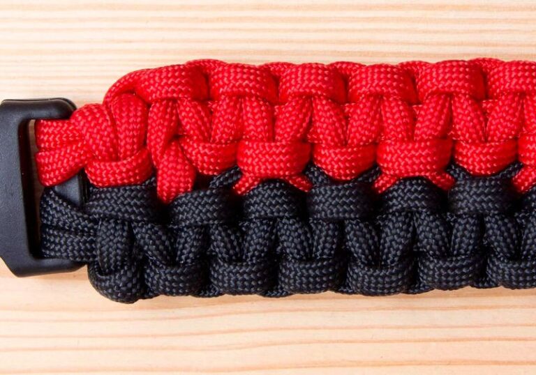 How to Make a Double-Wide Cobra Paracord Bracelet